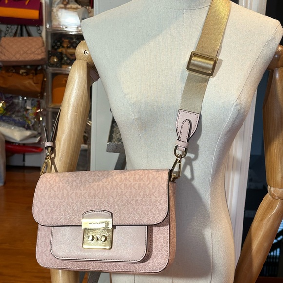 MICHAEL KORS SLOAN EDITOR MEDIUM FLAP SHOULDER MESSENGER BAG MK POWDER BLUSH - Picture 3 of 16